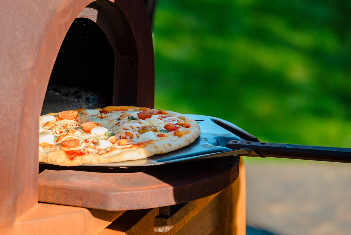 Pizza-Dome aus Cortenstahl