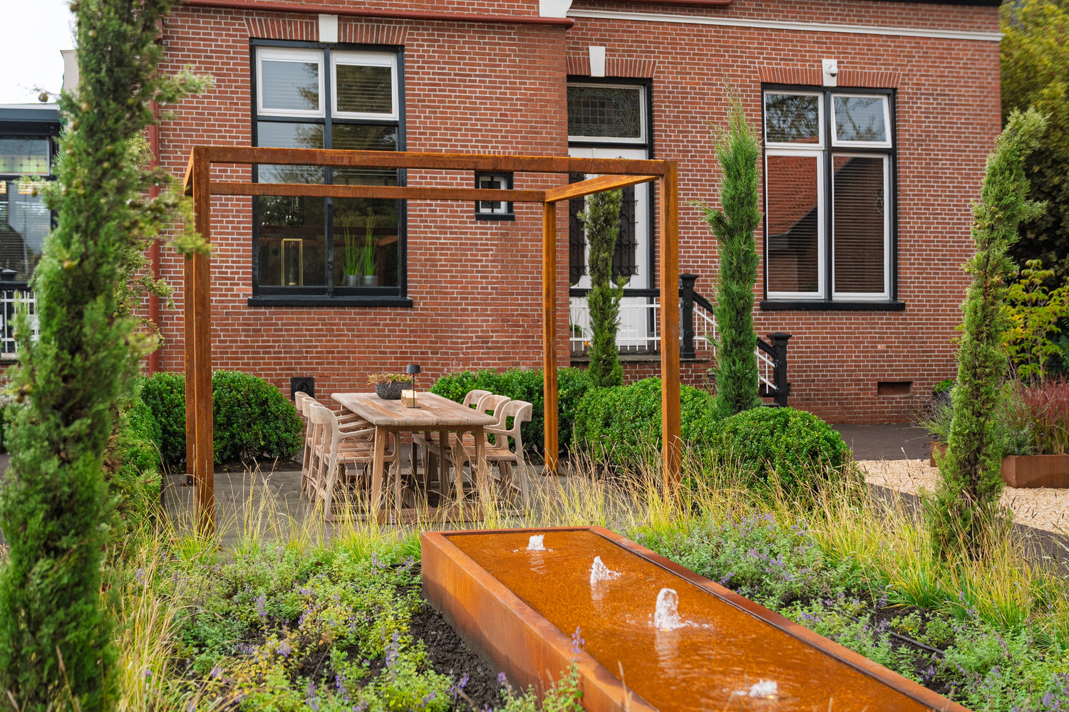 Rankhilfen & Pergolen - Struktur, Sichtschutz und Design für den Garten