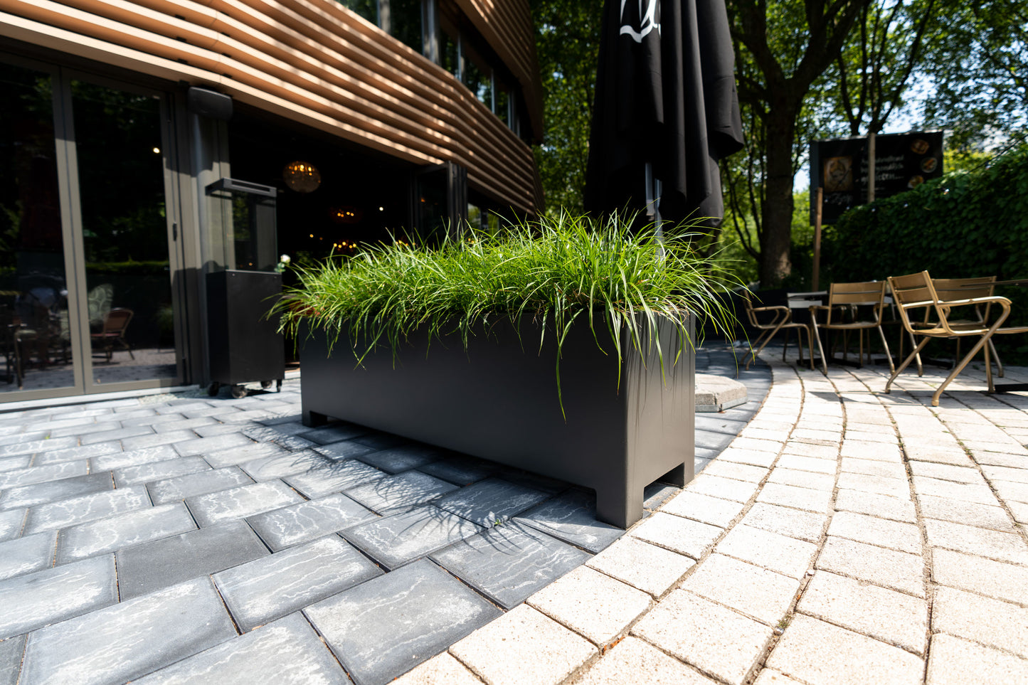 Jardinière CARREZ avec pieds en aluminium
