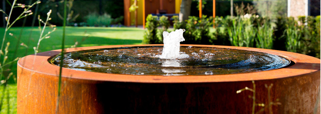 Wasserspiele und Brunnen aus Cortenstahl vollenden Ihren Garten